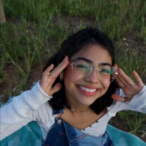 Meet your Posher, Noemy